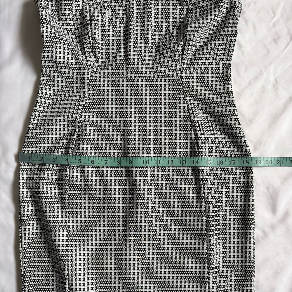 Calvin Klein Black and White Patterned Midi Sheath Dress 10 - Picture 9 of 11